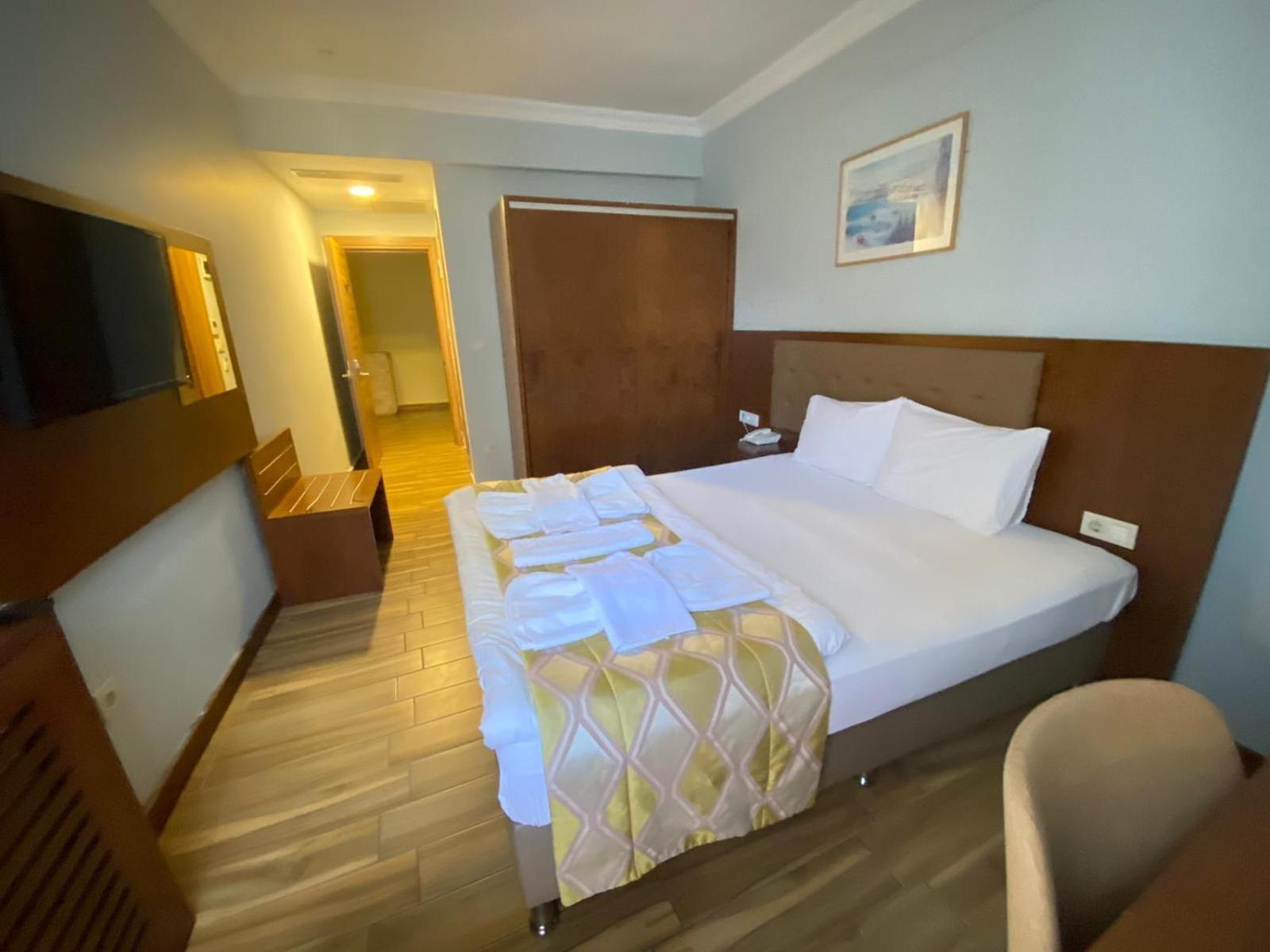 Hill River Hotel Ава Екстериор снимка