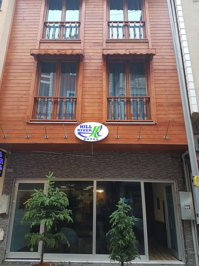 Hill River Hotel Ава Екстериор снимка